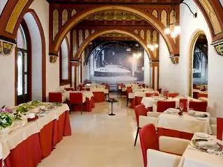 ホテル Castello Di 4*