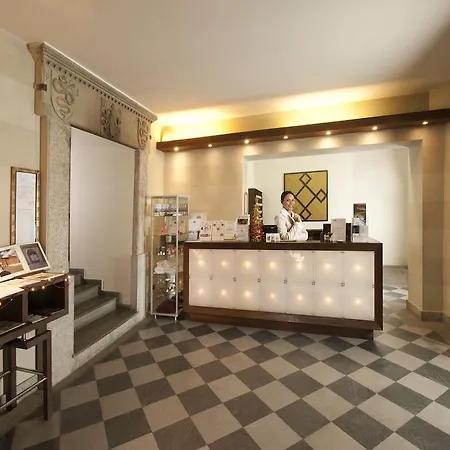 ホテル Castello Di 4*