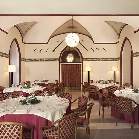 ホテル Castello Di